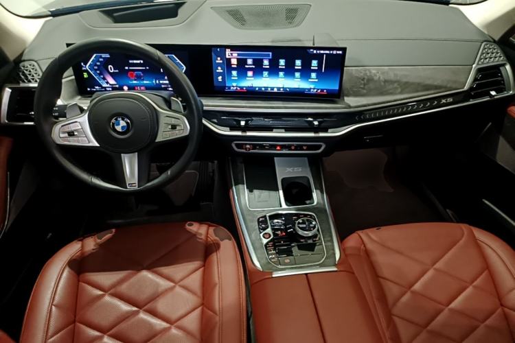 Used BMW X5 2023 xDrive 30Li Luxury M Sport Night Edition Package Center Console