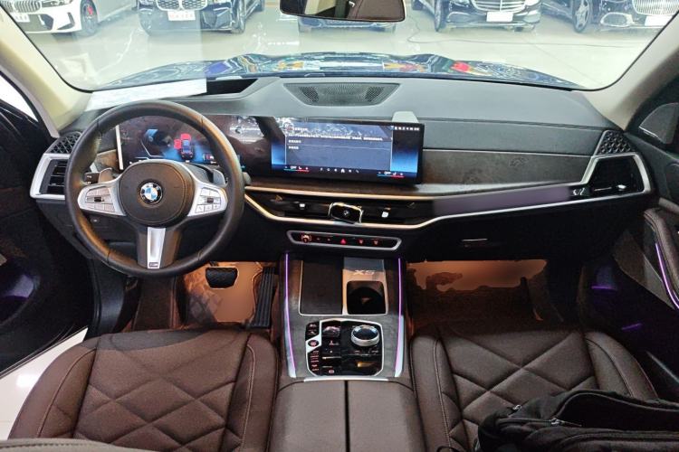 Used BMW X5 2023 xDrive 30Li Luxury M Sport Night Edition Package Center Console