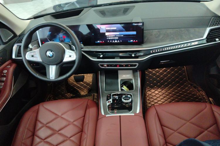 Used BMW X5 2023 xDrive 30Li Luxury M Sport Night Edition Package Center Console