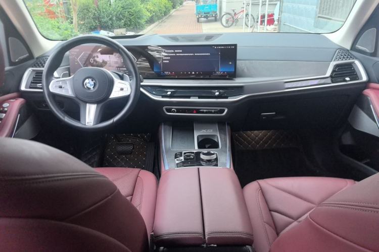 Used BMW X5 2023 xDrive 30Li Luxury M Sport Package Center Console
