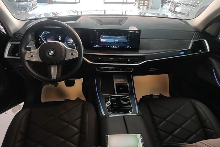 Used BMW X5 2023 xDrive 30Li Luxury M Sport Night Edition Package Center Console