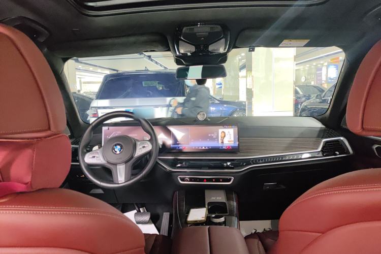Used BMW X5 2023 xDrive 40Li M Sport Night Edition Package Center Console