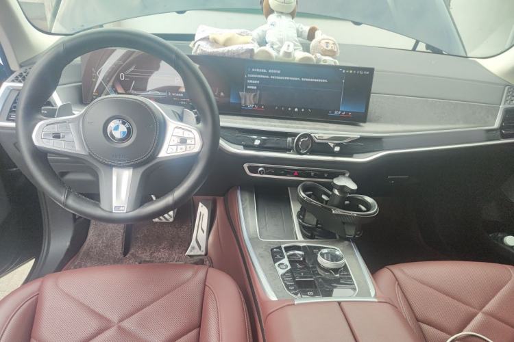 Used BMW X5 2023 xDrive 30Li Luxury M Sport Package Center Console