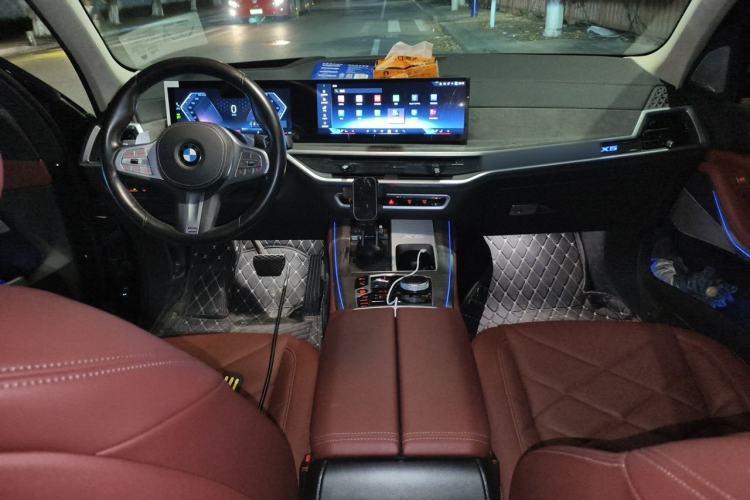 Used BMW X5 2023 xDrive 30Li Luxury M Sport Package Center Console