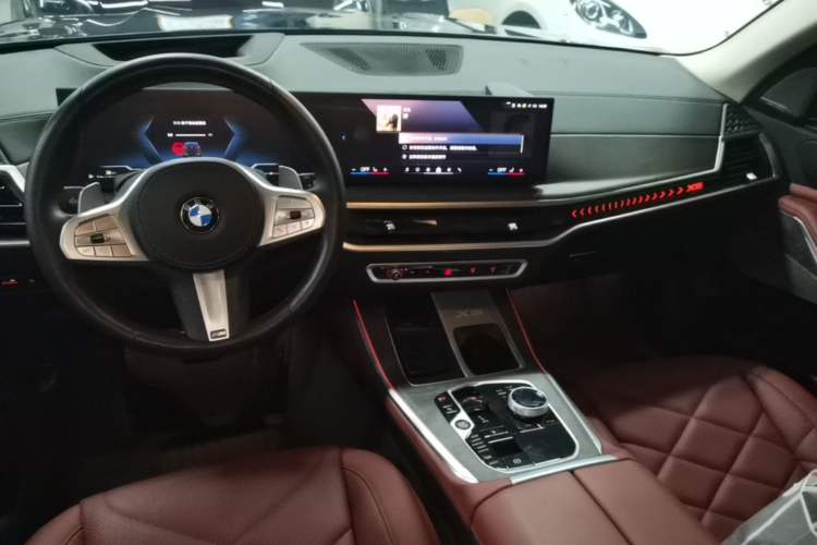 Used BMW X5 2023 xDrive 30Li Luxury M Sport Night Edition Package Center Console