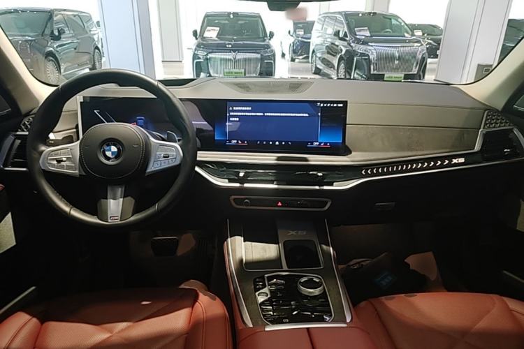 Used BMW X5 2023 xDrive 30Li Luxury M Sport Night Edition Package Center Console