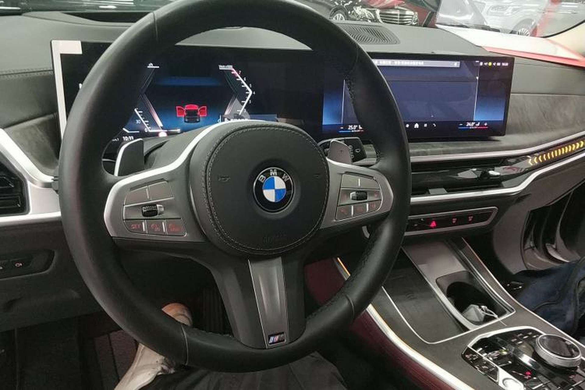 Used BMW X5 2023 xDrive 30Li Luxury M Sport Package Center Console