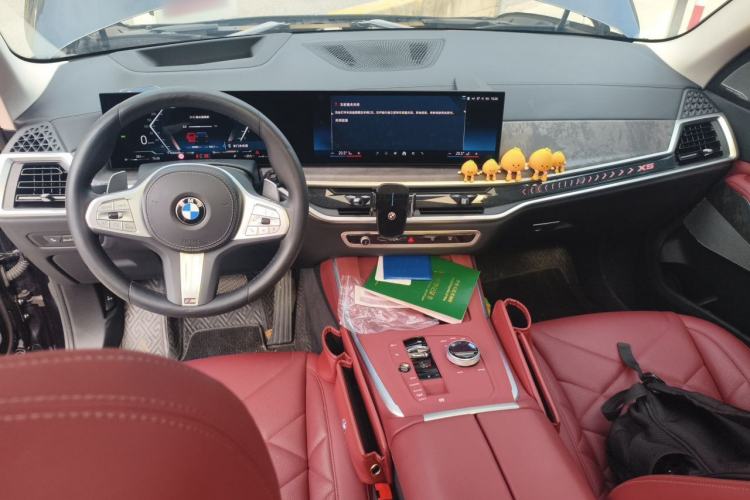Used BMW X5 2023 xDrive 30Li Luxury M Sport Night Edition Package Center Console