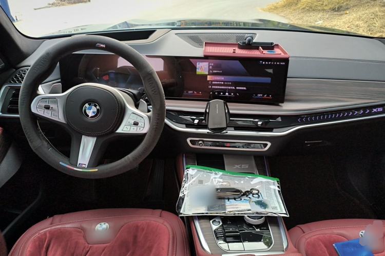 Used BMW X5 2023 xDrive 40Li M Sport Night Edition Package Center Console