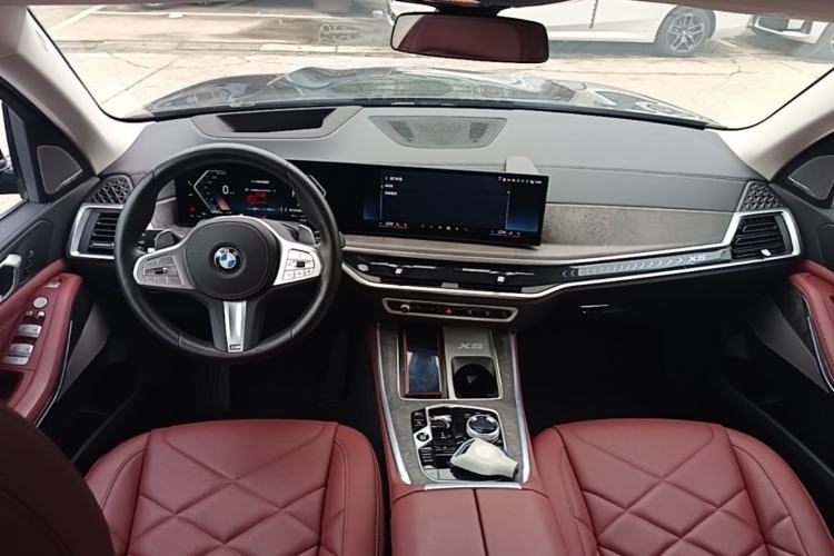 Used BMW X5 2023 xDrive 30Li Luxury M Sport Package Center Console