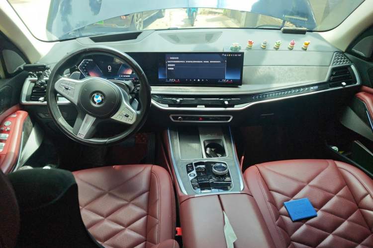 Used BMW X5 2023 xDrive 30Li Luxury M Sport Package Center Console