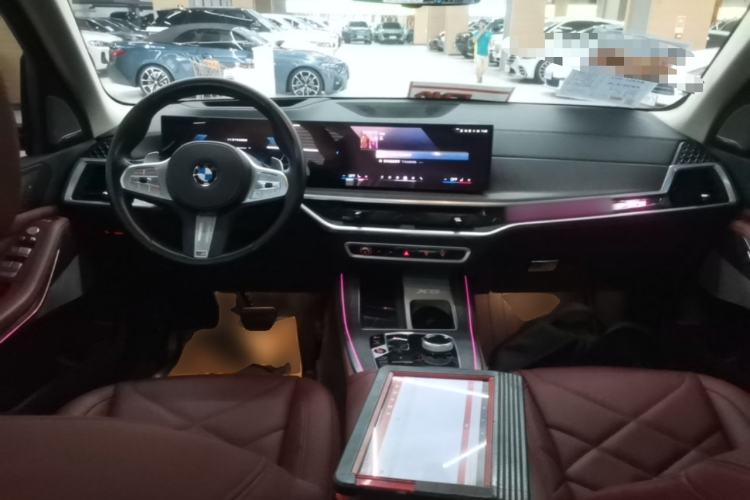 Used BMW X5 2023 xDrive 30Li Luxury M Sport Night Edition Package Center Console
