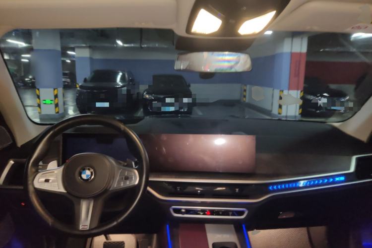Used BMW X5 2023 xDrive 30Li Luxury M Sport Night Edition Package Center Console