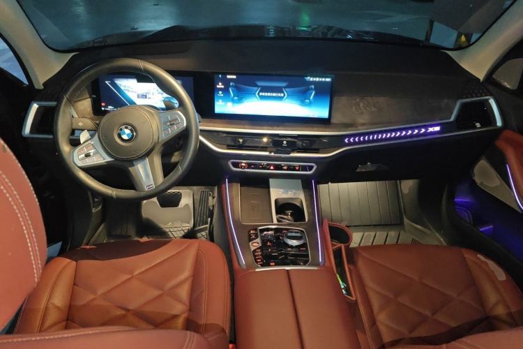 Used BMW X5 2023 xDrive 30Li Luxury M Sport Night Edition Package Center Console
