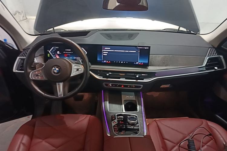 Used BMW X5 2023 xDrive 30Li Luxury M Sport Package Center Console