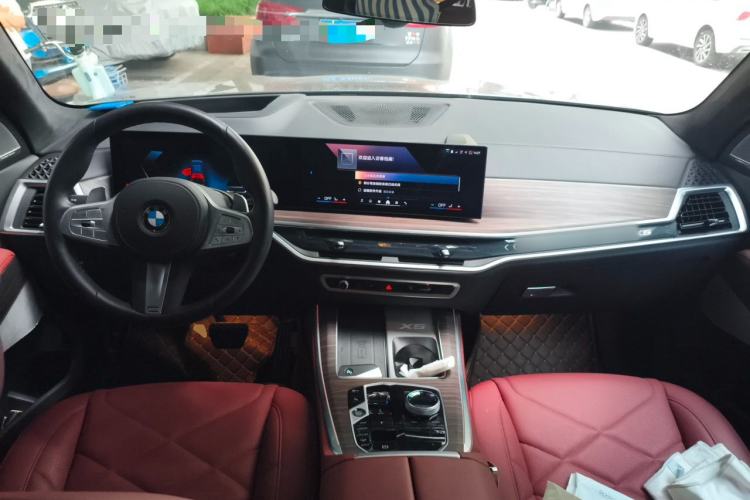 Used BMW X5 2023 xDrive 40Li M Sport Package Center Console