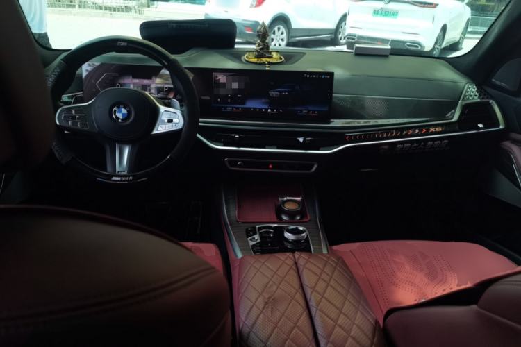 Used BMW X5 2023 xDrive 40Li M Sport Night Edition Package Center Console