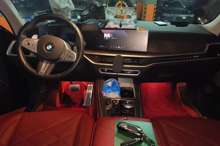 Used BMW X5 2023 xDrive 30Li Luxury M Sport Night Edition Package Center Console