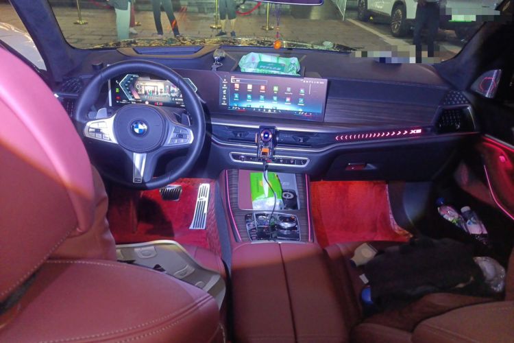 Used BMW X5 2023 xDrive 40Li M Sport Night Edition Package Center Console
