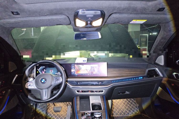 Used BMW X5 2023 xDrive 40Li M Sport Night Edition Package Center Console