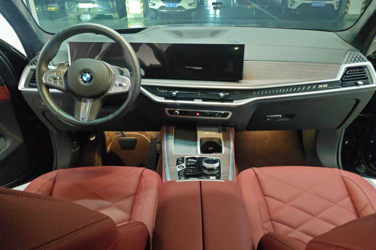 Used BMW X5 2023 xDrive 40Li Luxury Edition M Sport Night Vision Package Center Console