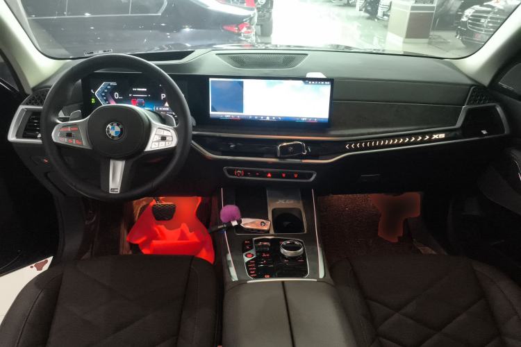 Used BMW X5 2023 xDrive 30Li Luxury M Sport Night Edition Package Center Console