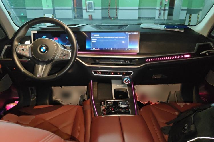 Used BMW X5 2023 xDrive 30Li Luxury M Sport Night Edition Package Center Console