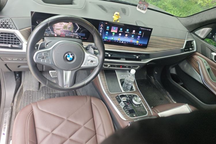 Used BMW X5 2023 xDrive 40Li M Sport Night Edition Package Center Console