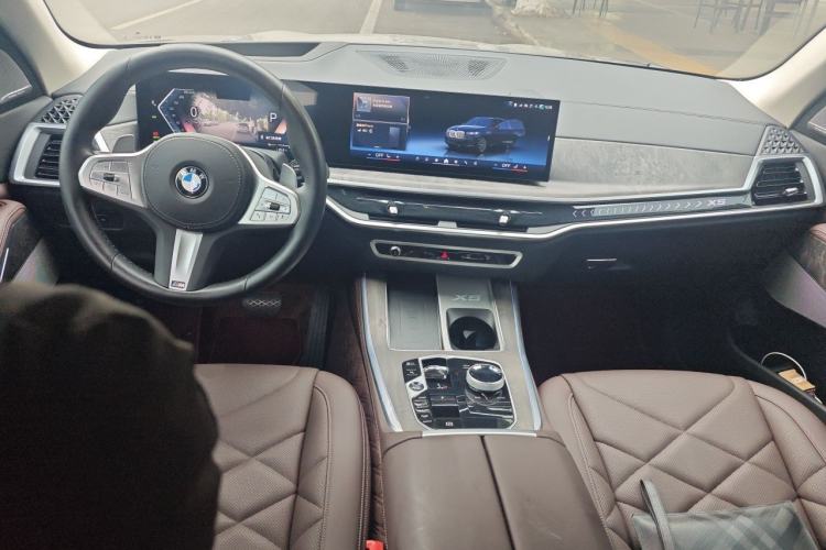 Used BMW X5 2023 xDrive 30Li Luxury M Sport Night Edition Package Center Console