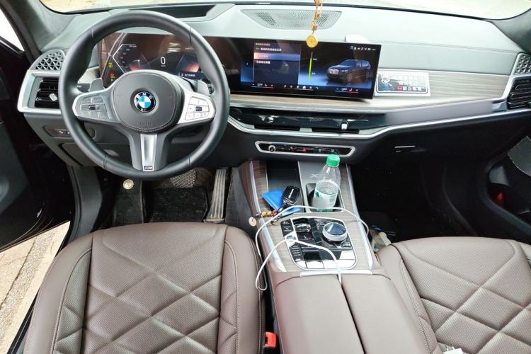 Used BMW X5 2023 xDrive 40Li M Sport Night Edition Package Center Console