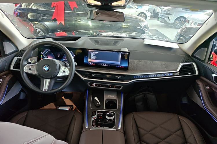 Used BMW X5 2023 xDrive 30Li Luxury M Sport Package Center Console