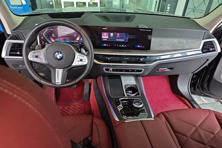 Used BMW X5 2023 xDrive 30Li Luxury M Sport Night Edition Package Center Console