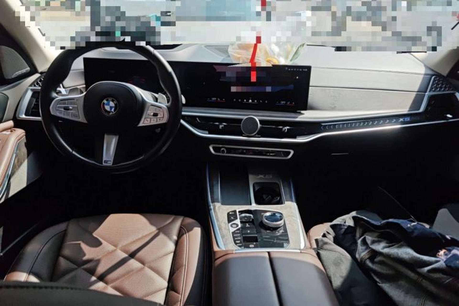 Used BMW X5 2023 xDrive 30Li Luxury M Sport Night Edition Package Center Console