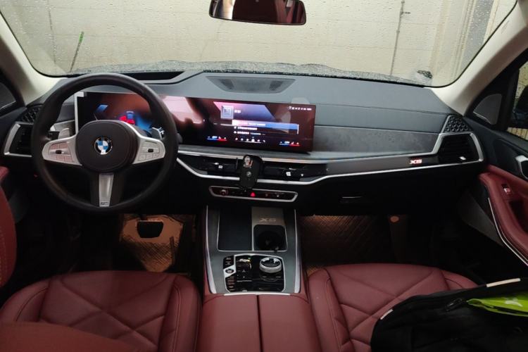 Used BMW X5 2023 xDrive 30Li Luxury M Sport Night Edition Package Center Console