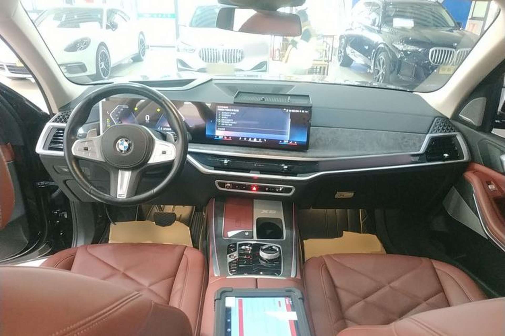 Used BMW X5 2023 xDrive 30Li Luxury M Sport Night Edition Package Center Console