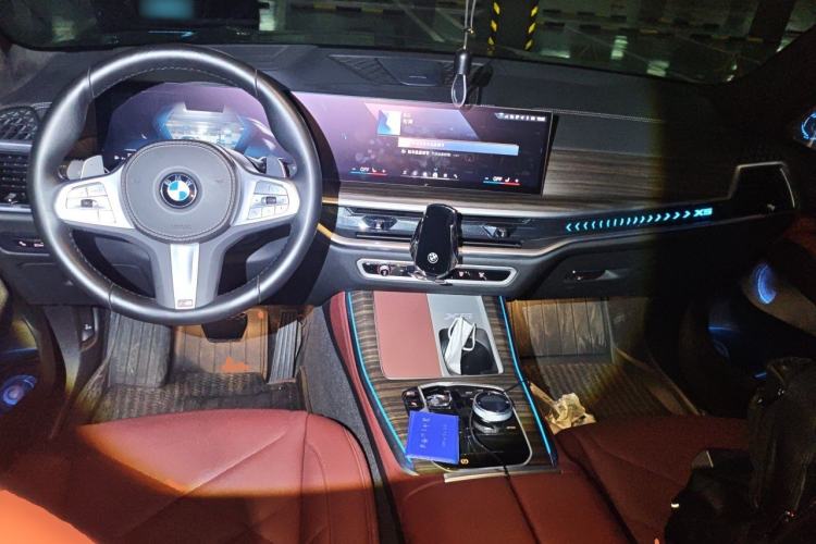 Used BMW X5 2023 xDrive 40Li M Sport Night Edition Package Center Console