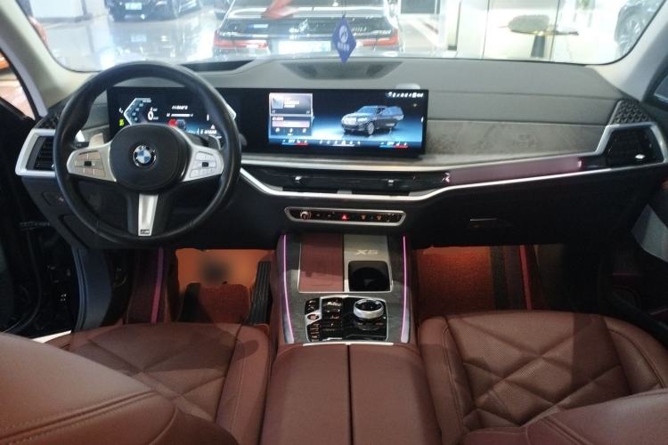Used BMW X5 2023 xDrive 30Li Luxury M Sport Night Edition Package Center Console