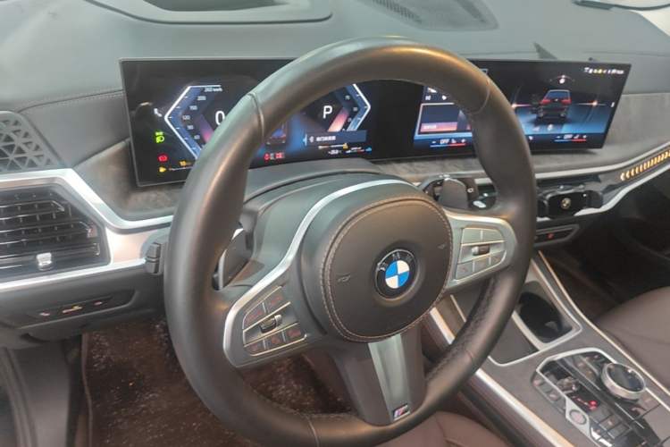 Used BMW X5 2023 xDrive 30Li Luxury M Sport Night Edition Package Center Console