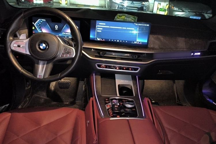 Used BMW X5 2023 xDrive 30Li Luxury M Sport Night Edition Package Center Console