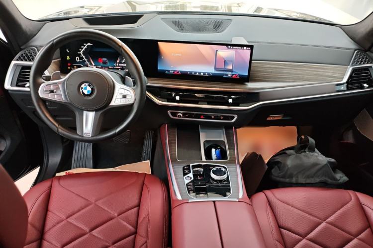 Used BMW X5 2023 xDrive 40Li M Sport Night Edition Package Center Console