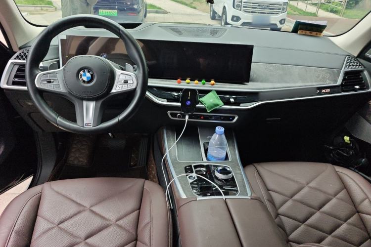 Used BMW X5 2023 xDrive 30Li Luxury M Sport Package Center Console