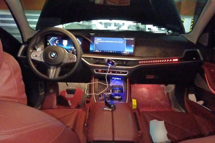 Used BMW X5 2023 xDrive 30Li Luxury M Sport Night Edition Package Center Console