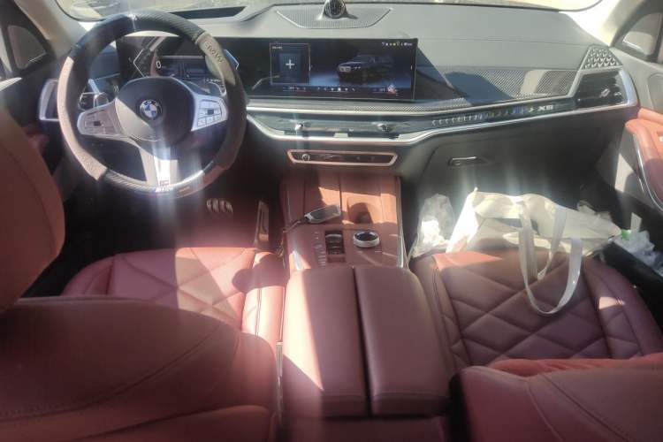 Used BMW X5 2023 xDrive 30Li Luxury M Sport Night Edition Package Center Console