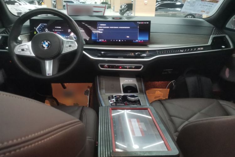 Used BMW X5 2023 xDrive 40Li Luxury Edition M Sport Night Vision Package Center Console