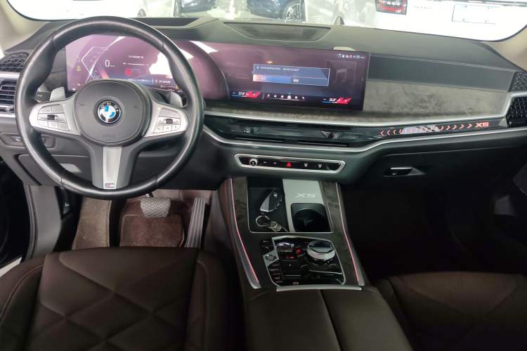 Used BMW X5 2023 xDrive 30Li Luxury M Sport Package Center Console