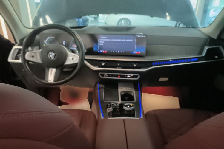 Used BMW X5 2023 xDrive 30Li Luxury M Sport Night Edition Package Center Console