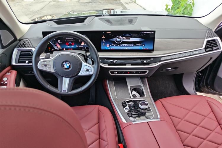 Used BMW X5 2023 xDrive 30Li Luxury M Sport Night Edition Package Center Console