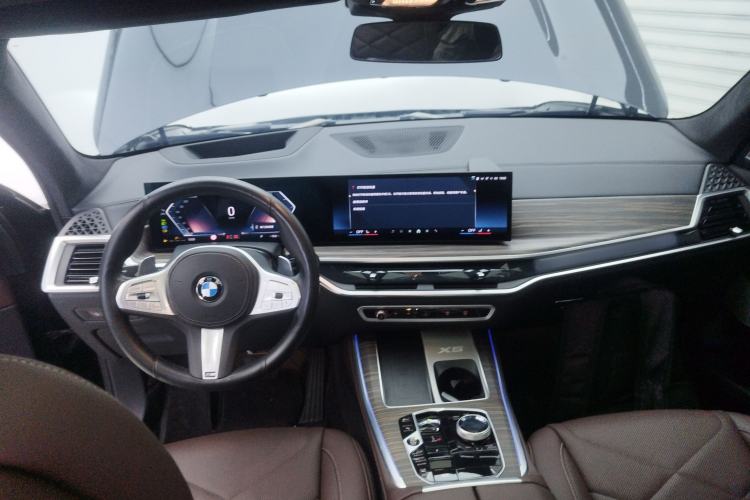 Used BMW X5 2023 xDrive 40Li M Sport Night Edition Package Center Console