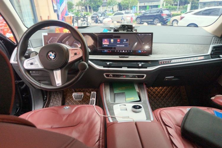 Used BMW X5 2023 xDrive 30Li Luxury M Sport Night Edition Package Center Console