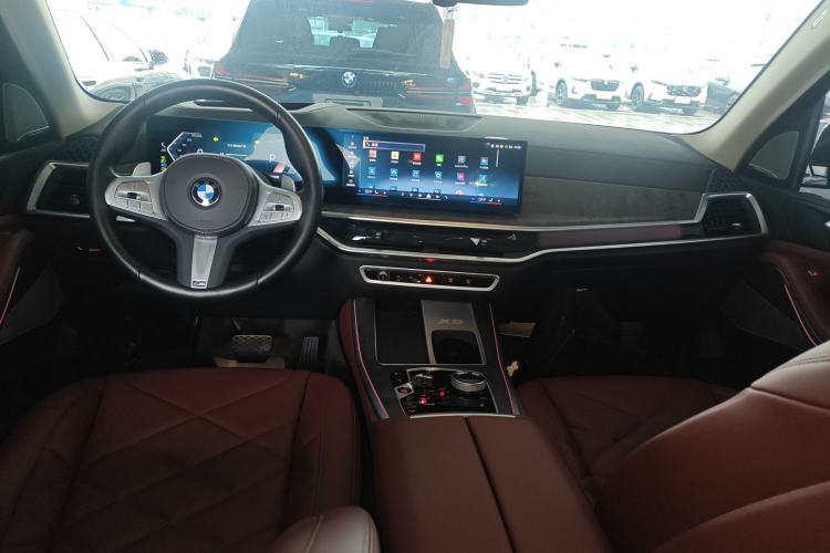 Used BMW X5 2023 xDrive 30Li Luxury M Sport Package Center Console